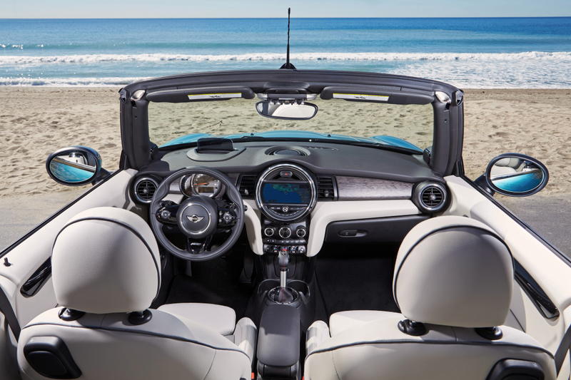 Illustration for article titled The 2016 Mini Cooper S Convertible Is A Huge Dose Of Fun With The Price Tag To Match